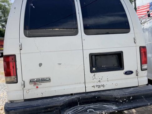Used 2007 Ford E-250 and Econoline 250 RWD image 5