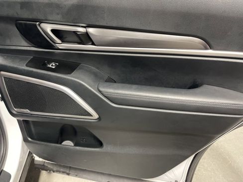 Used 2025 Kia Telluride S image 16