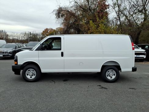 New 2025 Chevrolet Express 2500 image 6