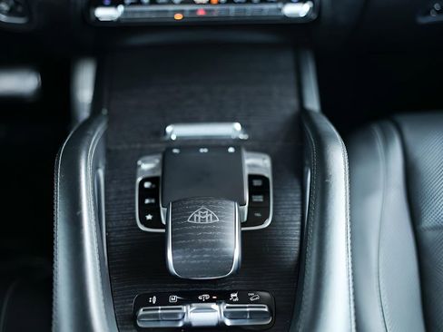 Used 2023 Mercedes-Benz Maybach GLS 600 4MATIC image 32
