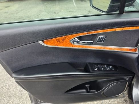 Used 2017 Lincoln MKX Reserve image 11