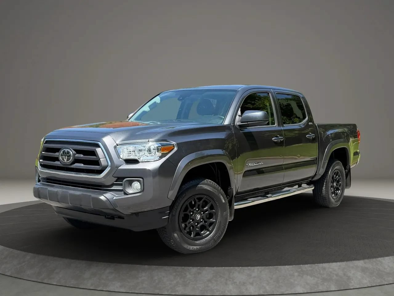Used 2020 Toyota Tacoma SR5 AWD/4WD image 1
