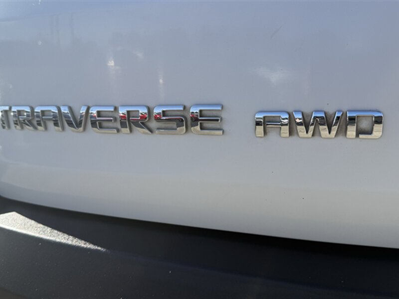 Used 2020 Chevrolet Traverse RS w/ LPO, Floor Liner Package AWD/4WD image 6