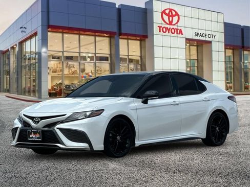 Used 2021 Toyota Camry XSE w/ Navigation Package FWD image 2
