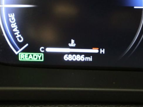 Used 2024 Toyota Crown AWD/4WD image 36