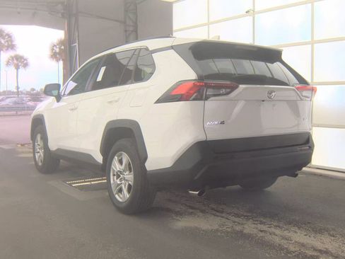 Used 2020 Toyota RAV4 XLE FWD image 10