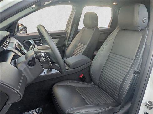 Used 2024 Land Rover Discovery Sport Dynamic SE image 17