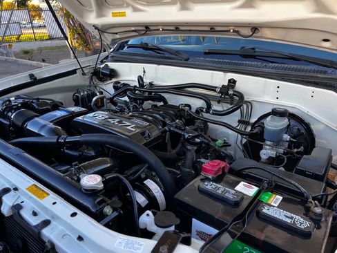 Used 2005 Toyota Sequoia SR5 image 29