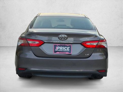 Used 2018 Toyota Camry LE FWD image 6