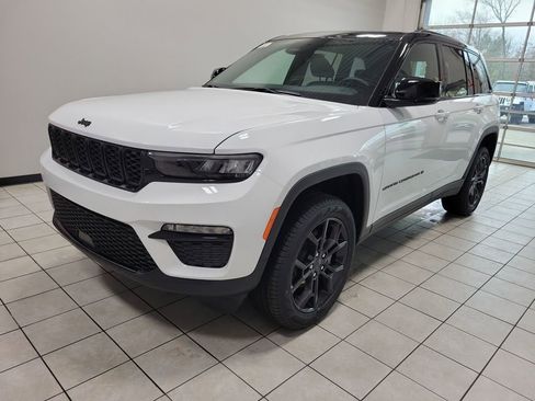 New 2025 Jeep Grand Cherokee Limited AWD/4WD image 2