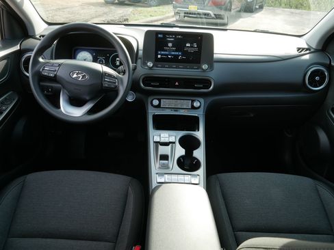 Used 2023 Hyundai Kona SE w/ Cargo Package FWD image 10