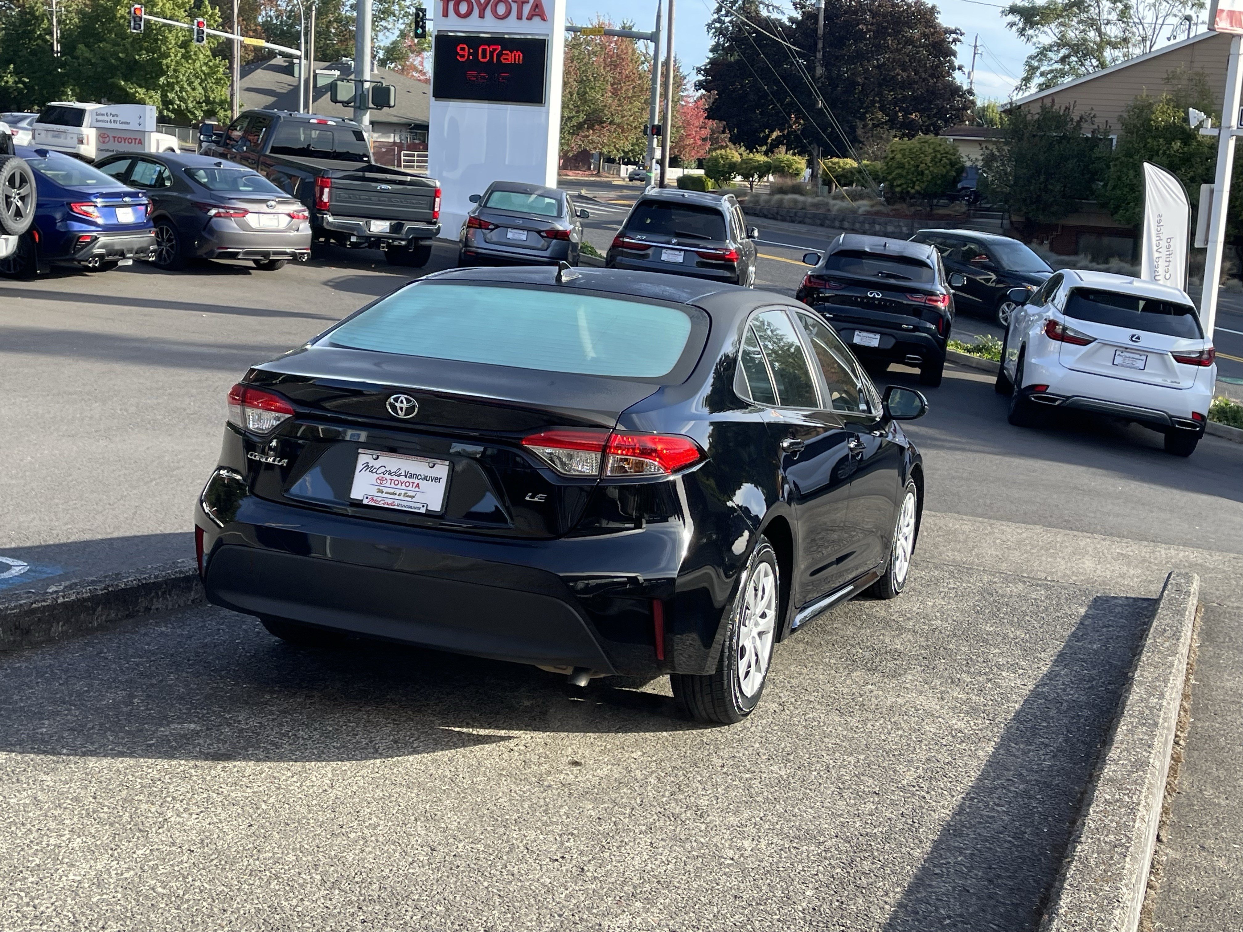 Certified 2025 Toyota Corolla LE FWD image 6