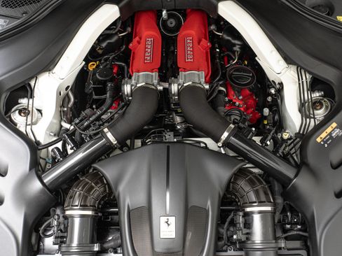 Used 2022 Ferrari Roma RWD image 12