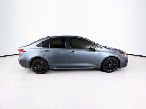 Used 2020 Toyota Corolla LE FWD image 2