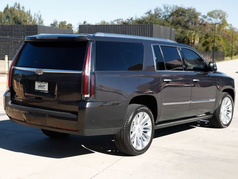 Used 2017 Cadillac Escalade ESV Platinum image 14