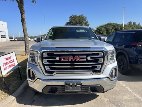 Used 2020 GMC Sierra 1500 SLT RWD image 2