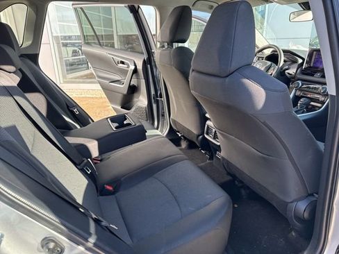 Used 2025 Toyota RAV4 XLE image 31