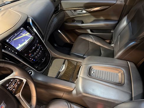 Used 2018 Cadillac Escalade ESV Platinum AWD/4WD image 35