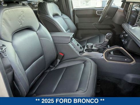 New 2025 Ford Bronco Badlands image 16