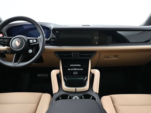 Certified 2026 Porsche Cayenne AWD/4WD image 9