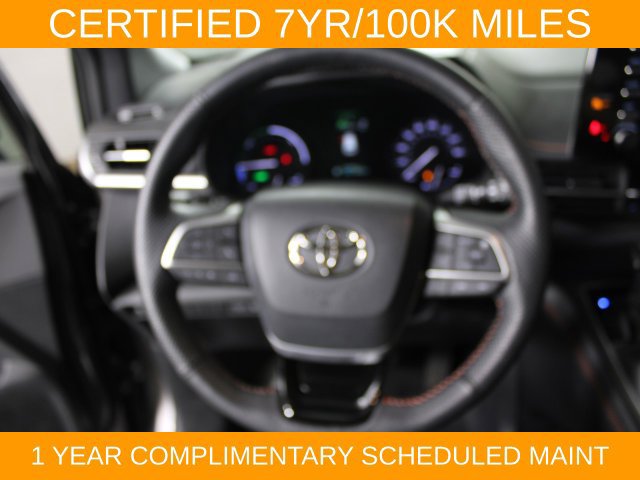 Used 2022 Toyota Sienna XSE FWD image 21