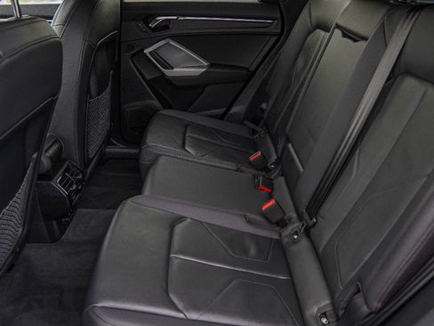 Certified 2022 Audi Q3 2.0T Premium Plus w/ Premium Plus Package image 28