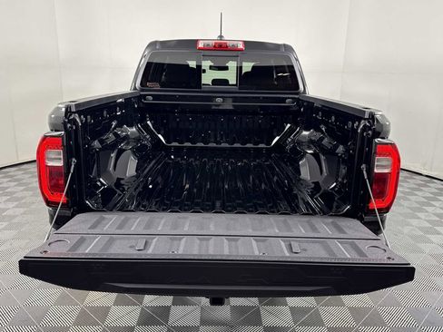 New 2026 GMC Canyon Elevation w/ Convenience Package image 16