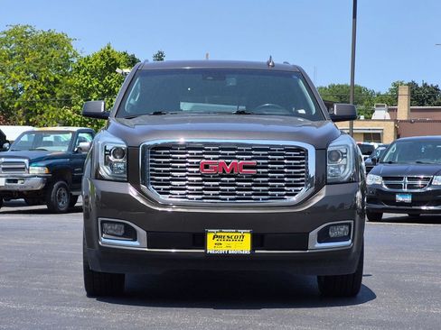 Used 2019 GMC Yukon XL Denali w/ Denali Ultimate Package AWD/4WD image 2
