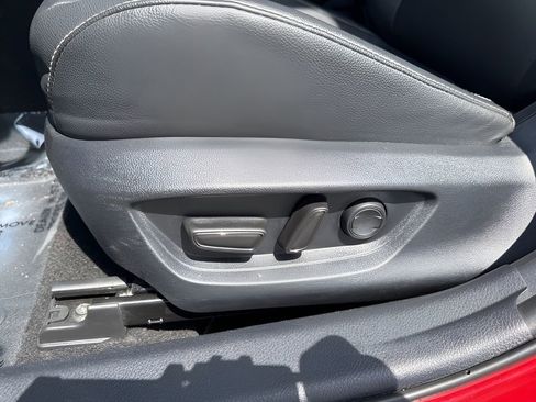 Used 2025 Toyota Camry SE FWD image 10