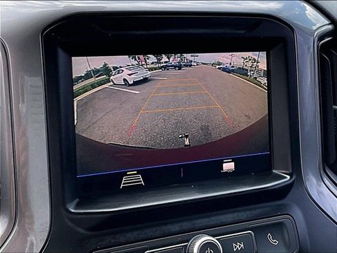 Used 2020 Chevrolet Silverado 1500 Custom w/ Custom Value Package image 21