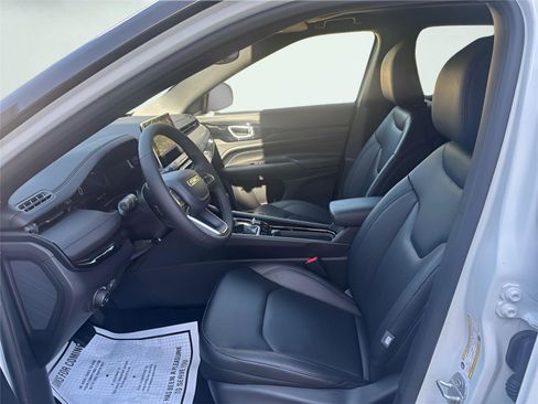 New 2026 Jeep Compass Limited w/ Sun, Sound & Navigation Group image 9