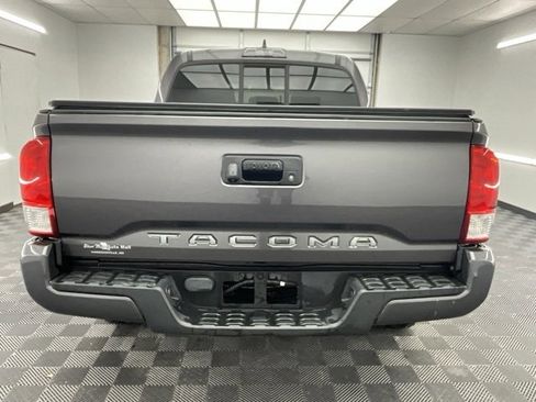 Used 2016 Toyota Tacoma SR5 image 17