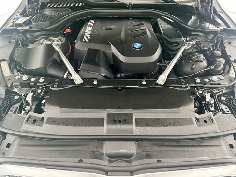 Used 2025 BMW 530i w/ Premium Package RWD image 29