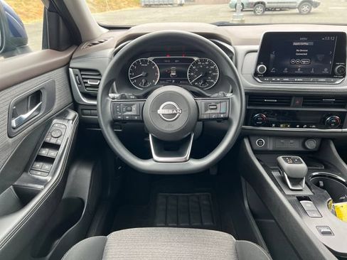 Used 2023 Nissan Rogue SV FWD image 17