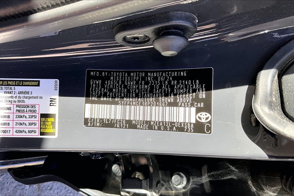 Used 2024 Toyota Corolla SE w/ SE Premium Package FWD image 12