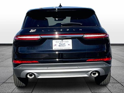 Used 2025 Lincoln Corsair Premiere image 4