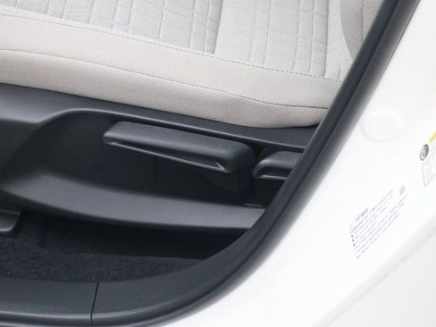 New 2025 Honda HR-V LX image 9