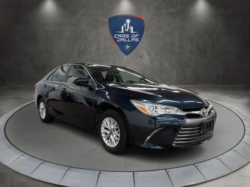 Used 2017 Toyota Camry LE image 7
