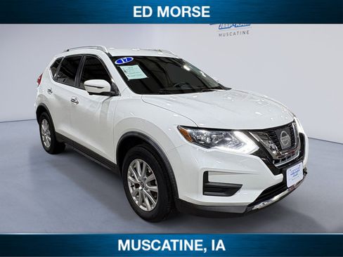 Used 2017 Nissan Rogue SV w/ SV Premium Package image 7
