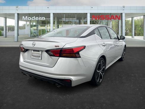 Certified 2024 Nissan Altima 2.5 SR image 6