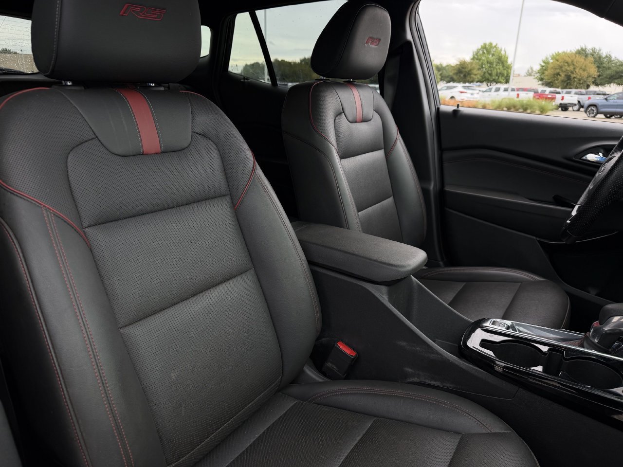 Used 2024 Chevrolet Trax RS FWD image 24