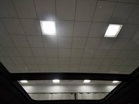 Used 2023 Chevrolet Suburban RST image 16