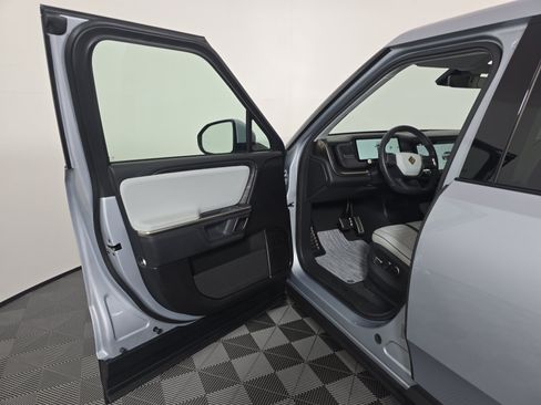 Used 2024 Rivian R1T Adventure Dual AWD/4WD image 16