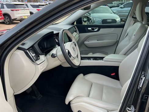 Used 2018 Volvo XC60 T5 Inscription w/ Convenience Package image 27