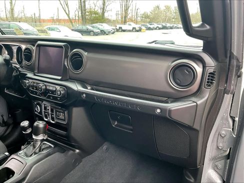 Used 2023 Jeep Wrangler Unlimited w/ Cold Weather Group image 13