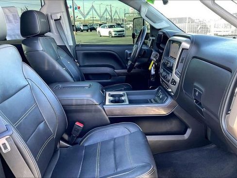 Used 2018 GMC Sierra 2500 Denali w/ Duramax Plus Package AWD/4WD image 7