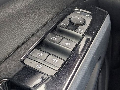 Used 2022 Nissan Pathfinder SL w/ Cargo Package image 21