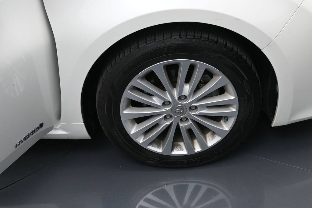 Used 2013 Toyota Avalon Limited FWD image 41