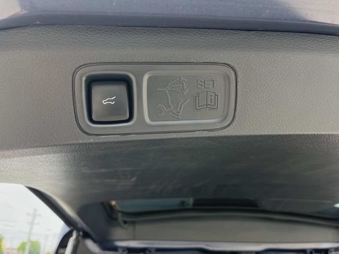 Used 2023 Ford Expedition Limited RWD image 16