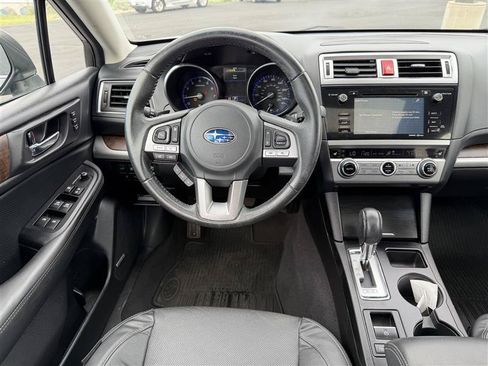 Used 2017 Subaru Outback 2.5i Limited AWD/4WD image 9